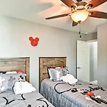 Mickeys Landing - Luxurious 4Br With 2 Master Suites, Privacy Fenced Pool & Hot Tub Bbq Game Rm 2 Miles To Disney!